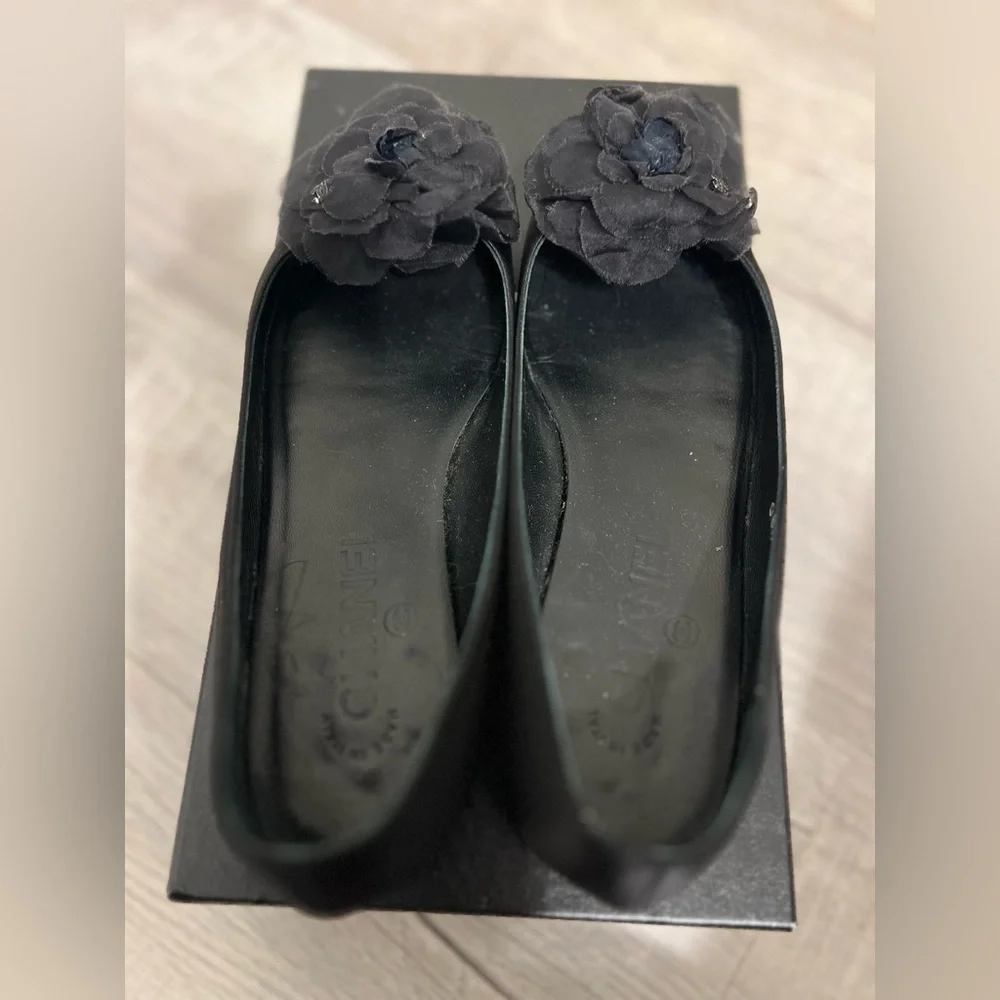 Chanel Ballet Flats Floral Black Satin Size‎ 36 Made in Italy